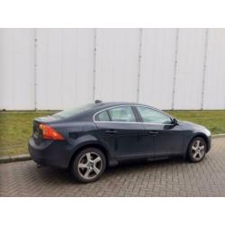 Volvo S60 1.6 T3 Momentum | Navigatie | Verwarmbare Voorstoe