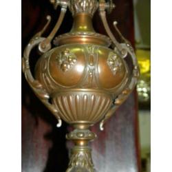 2 zware antieke bronzen kandelaars ca 1860.