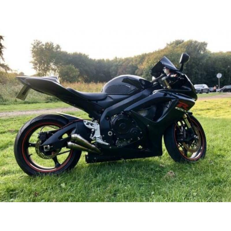 Strakke GSXR 600 met veel extra’s ( k6 k7 2006 2007 gsx r )