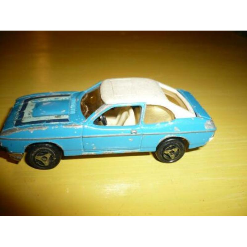 Mie18> oude majorette ford capri