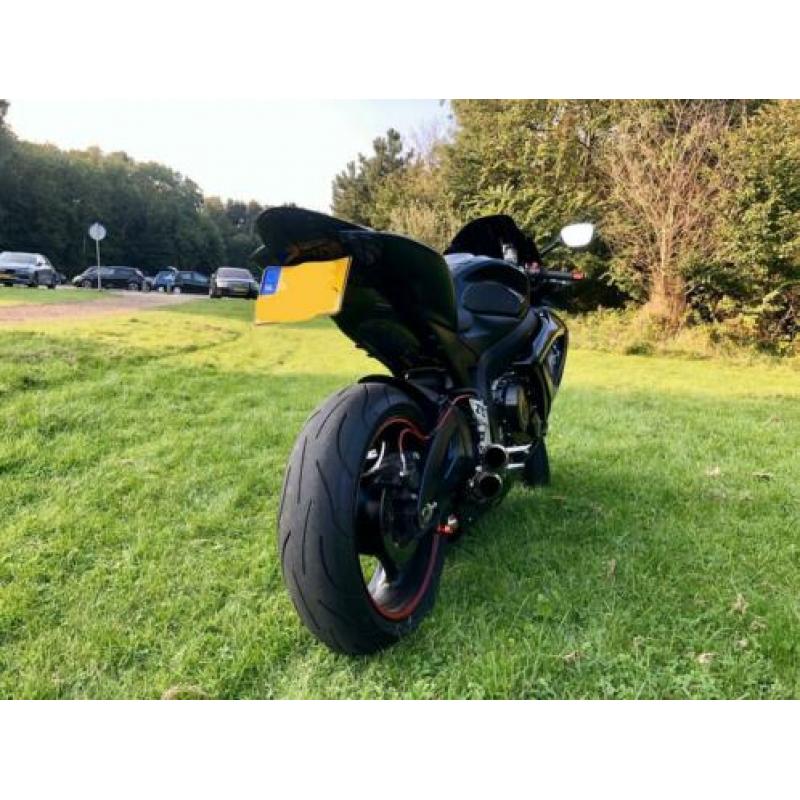 Strakke GSXR 600 met veel extra’s ( k6 k7 2006 2007 gsx r )
