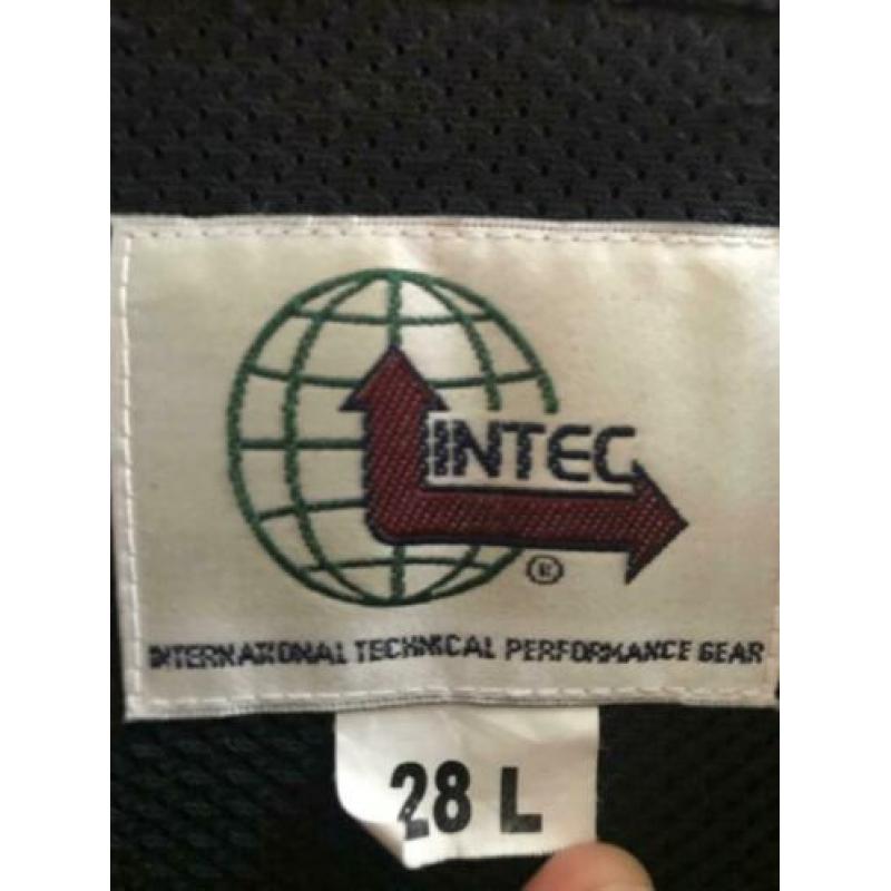 Paardrij bodyprotector intec maat 28L