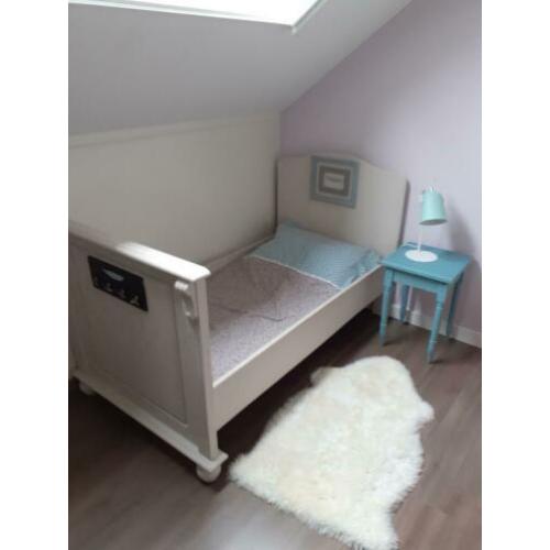 peuterbed meisje