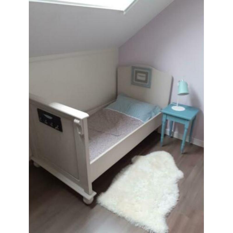 peuterbed meisje