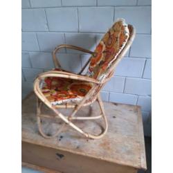 Vintage rotan stoeltje.