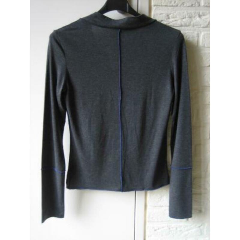 Prachtige stoere grijze longsleeve van 2026 maat 2 Snazzeys