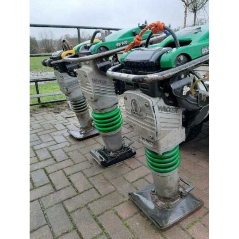 Wacker stamper trilplaat smalle + brede voet trilstamper