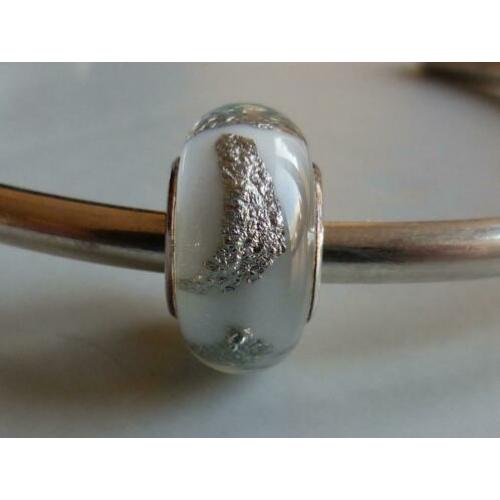 Wit met glitter, past ook op TROLLBEADS