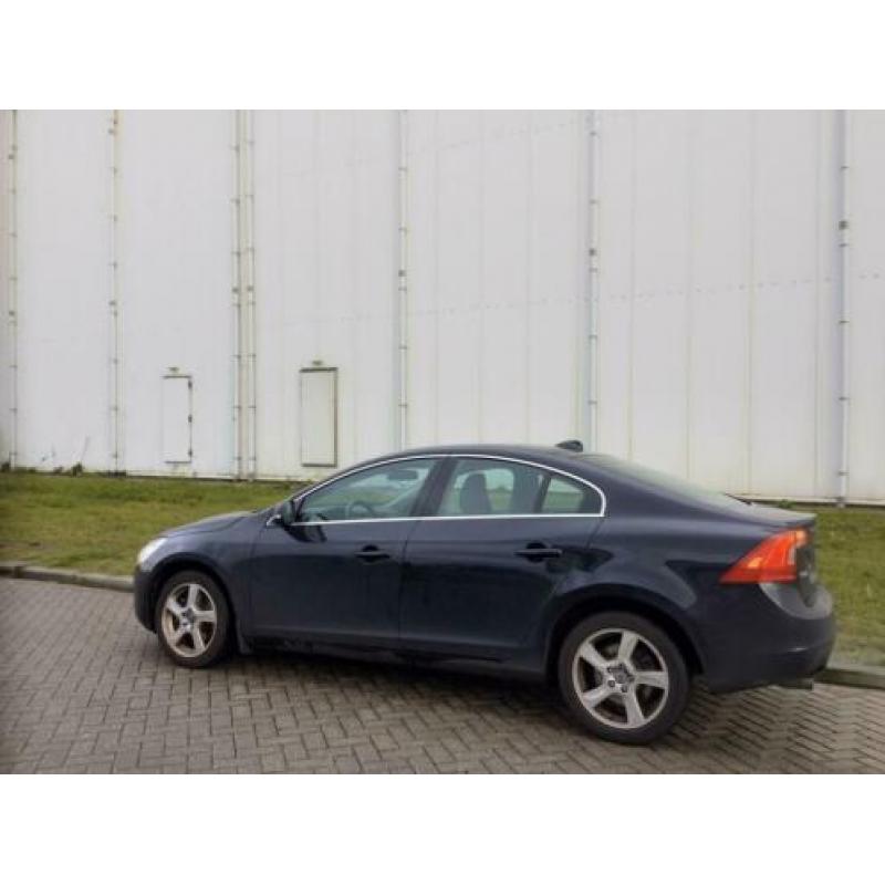 Volvo S60 1.6 T3 Momentum | Navigatie | Verwarmbare Voorstoe