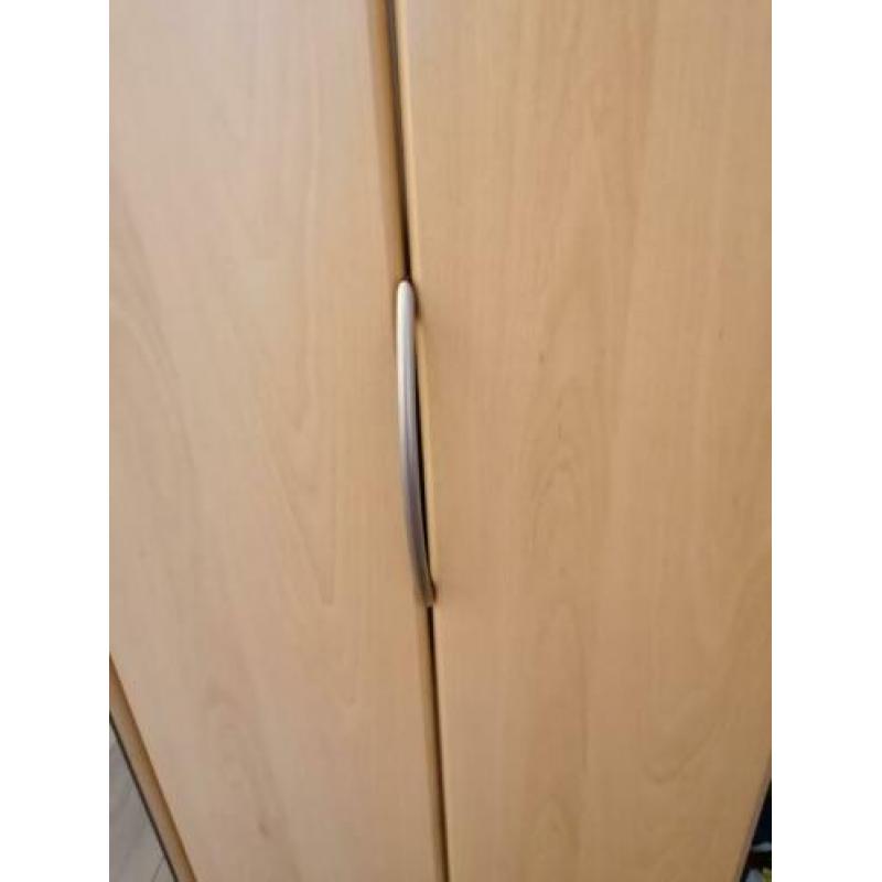 Complete slaapkamer te koop, kledingkast, lage kast en bed