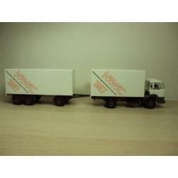 Lion car DAF 1900 met tandemas aanhanger