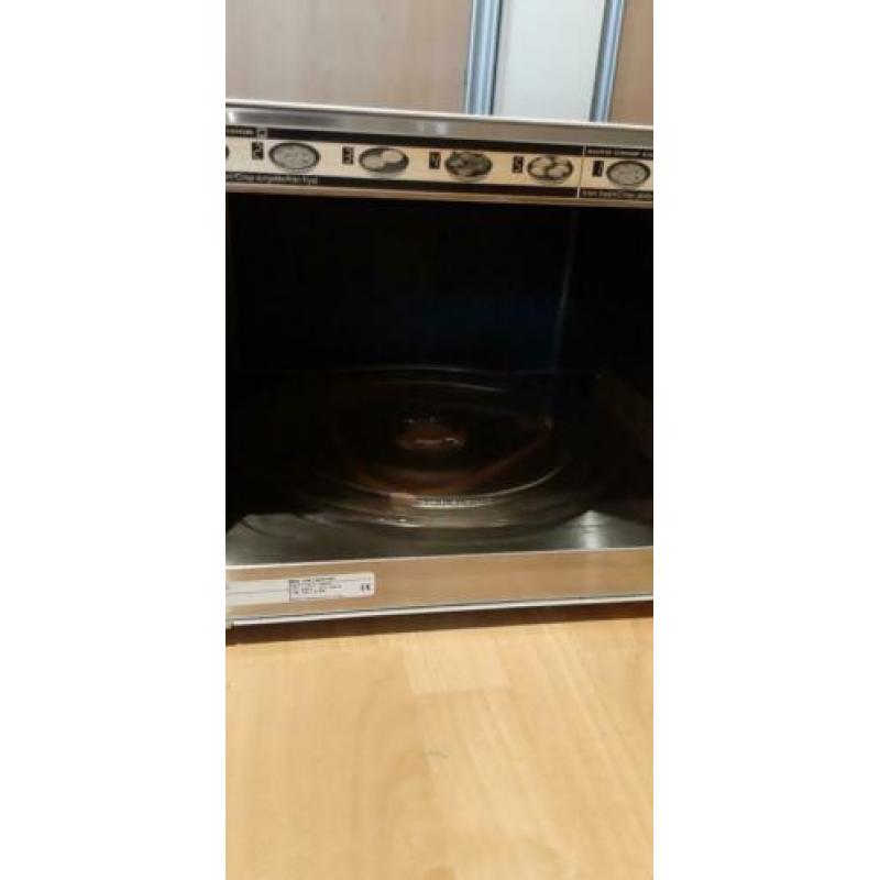 Whirlpool combi magnetron oven.