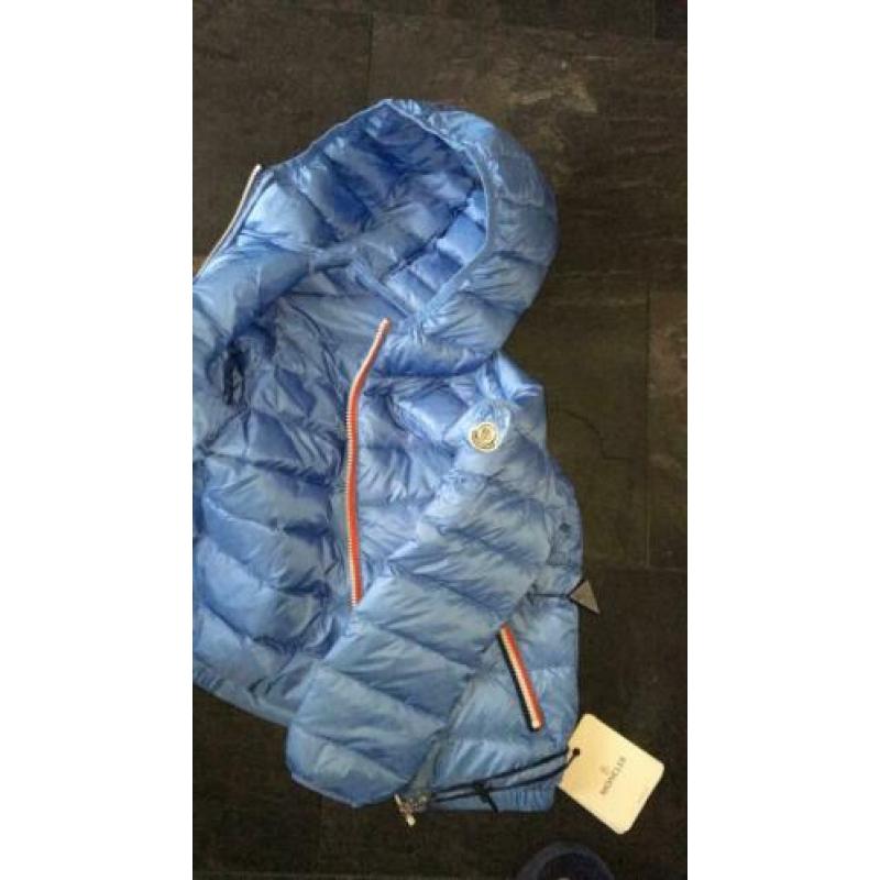 Nieuw moncler tussenjas maat 110 5Y lichtblauw