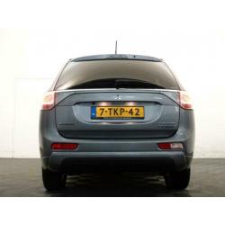 Mitsubishi Outlander 2.0 PHEV INSTYLE + 4WD Autom ,Schuifdak