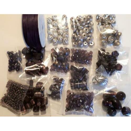 112 - pakket/ partij kralen (paars/aubergine)