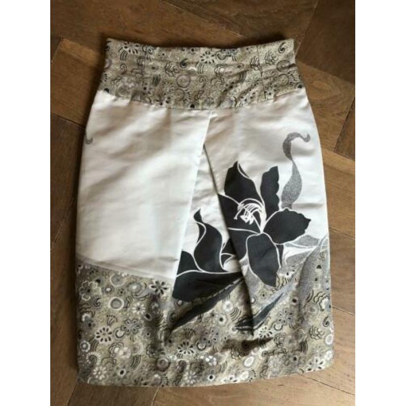 Emporio Armani rok zijde It 44 is mt 38