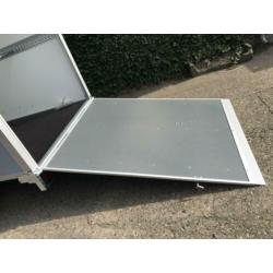 Nieuw SARIS gesloten aanhangwagen met Laadklep ACTIEPRIJS