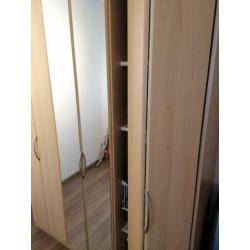 Complete slaapkamer te koop, kledingkast, lage kast en bed