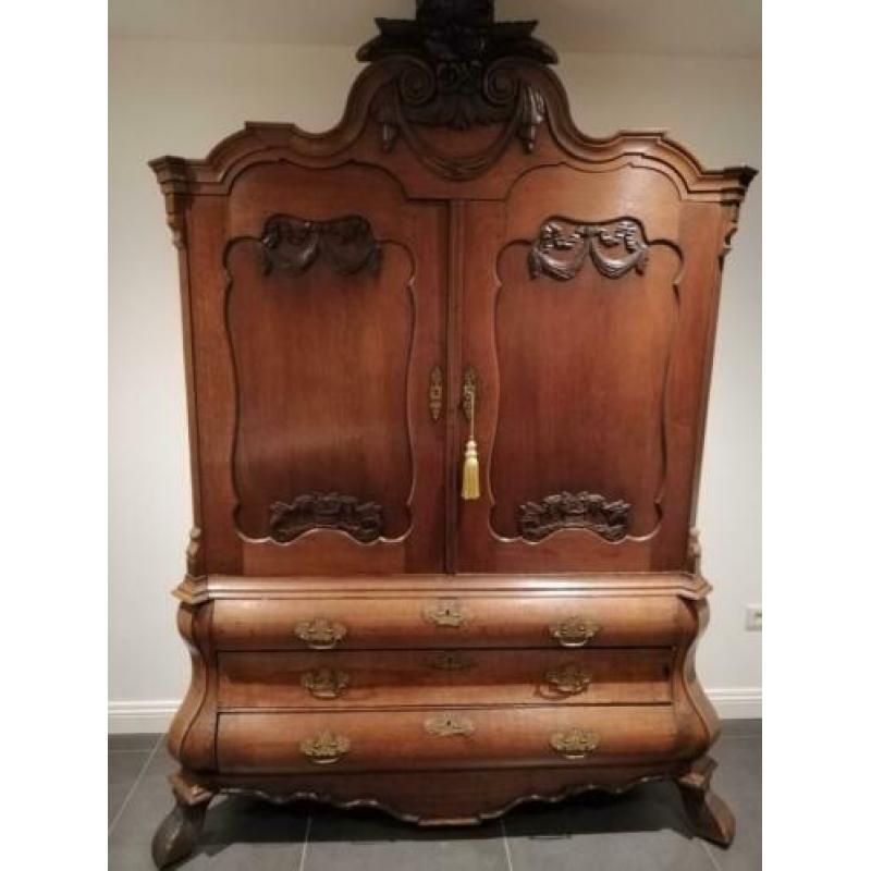 Dubbel gebogen Kabinet Hoog 235 cm