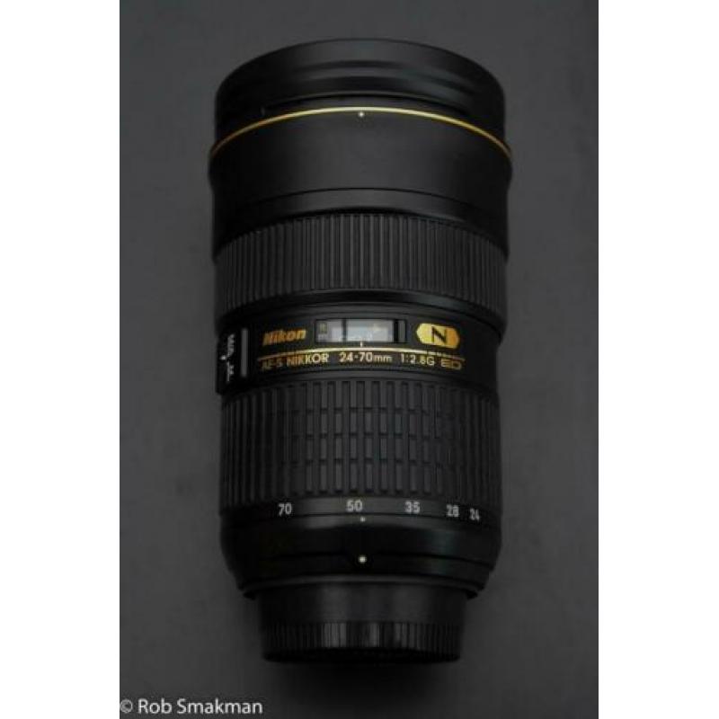 Nikon AF-S 24-70mm 2.8 lens