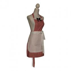 Rood geruit retro keukenschort met los wit schortje.