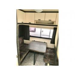 Hobby Classic 370 TM Dwarsbed + Treinzit