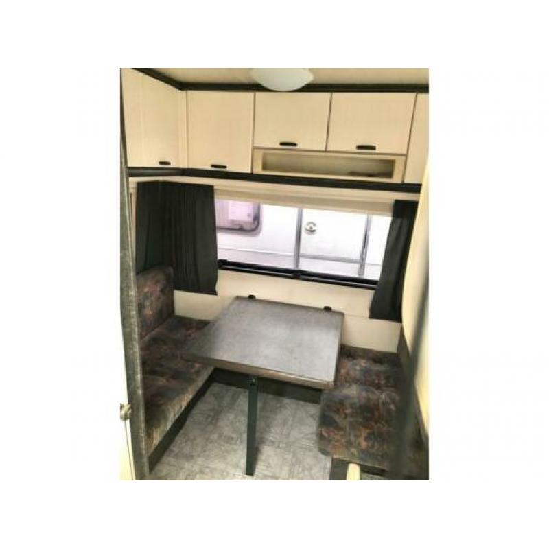 Hobby Classic 370 TM Dwarsbed + Treinzit