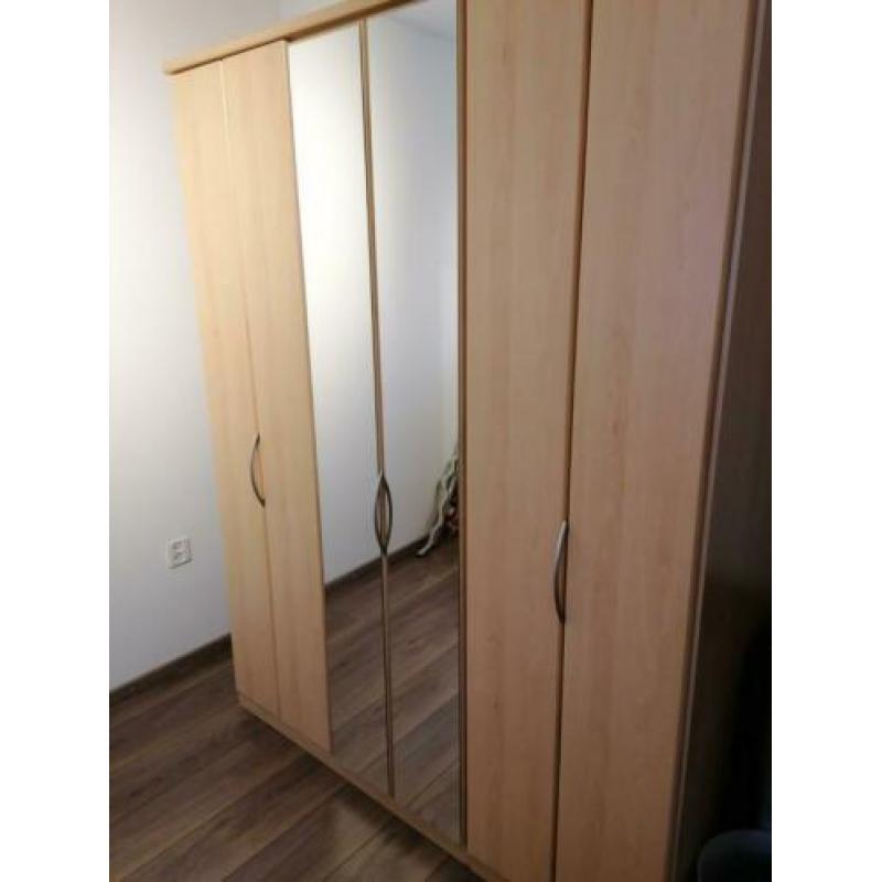 Complete slaapkamer te koop, kledingkast, lage kast en bed