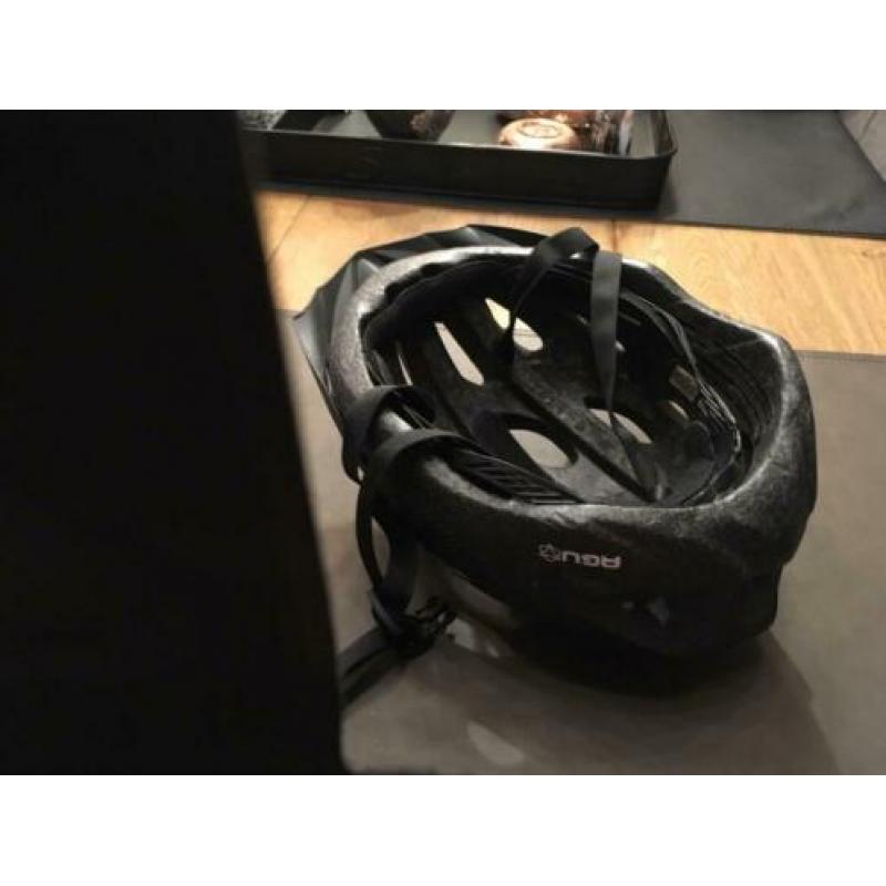 Mooie set schoenen en helm voor de fiets.