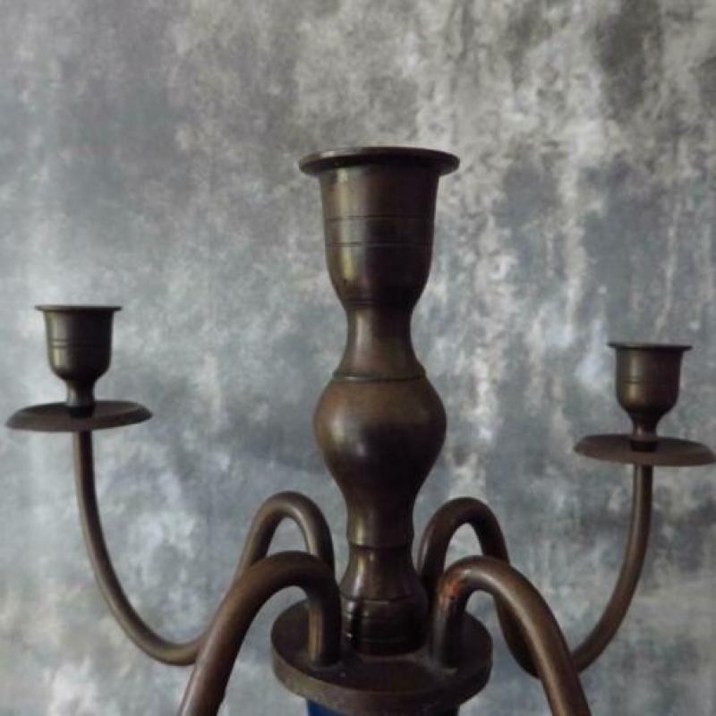 Antieke kandelaar blauw