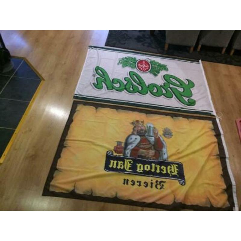 Hertog jan en Grolsch vlaggen