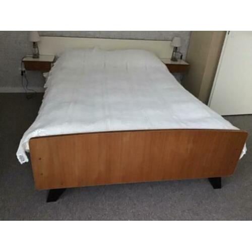 Retro vintage bed, ijzeren spiraal,matras als nieuw.