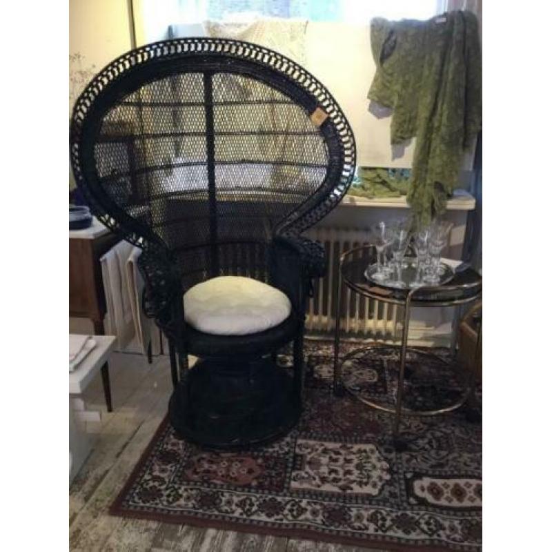 Vintage zwarte rotan Pauwstoel bieden vanaf 125€