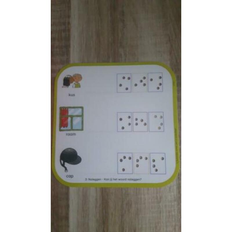 Rode koffer ik leer lezen spel - OPRUIMING