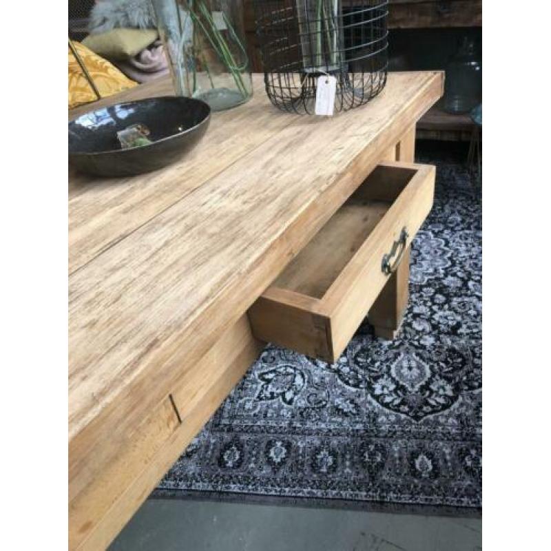Bourgondische oude houten tafel met 2 grote laden