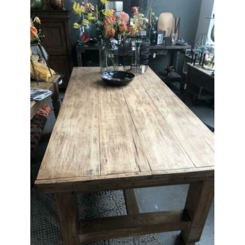 Bourgondische oude houten tafel met 2 grote laden