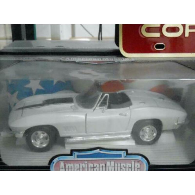 Corvette ERTL 1:18 , model 67
