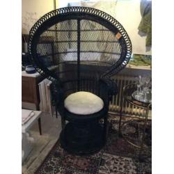 Vintage zwarte rotan Pauwstoel bieden vanaf 125€
