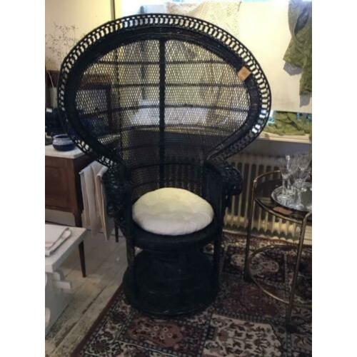 Vintage zwarte rotan Pauwstoel bieden vanaf 125€