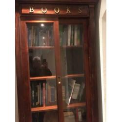 ZGAN Vitrine boeken kast !!!