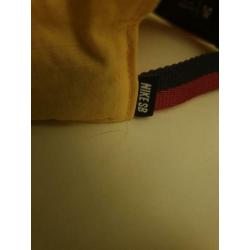 Nike SB Skateboard pet geel