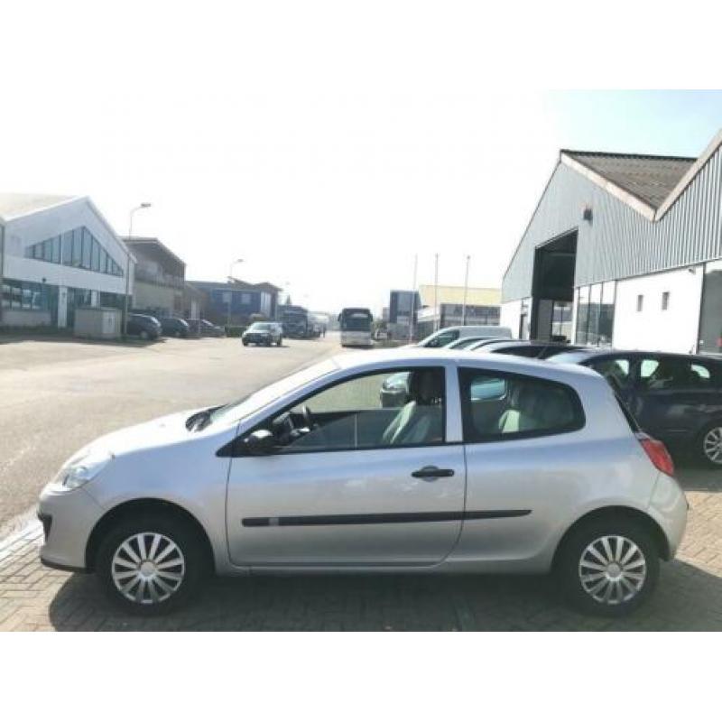 Renault Clio 1.2-16V Authentique Airco/ MFC/ El. Raam/ APK