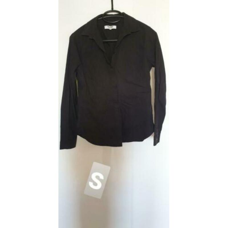 Veel blouses verschillende maten