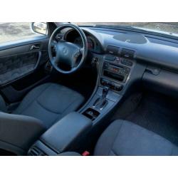 Mercedes-Benz C-klasse 200 K *AUTOMAAT*SCHUIFDAK*LMVELGEN