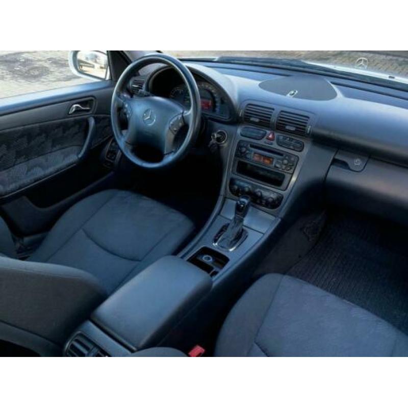 Mercedes-Benz C-klasse 200 K *AUTOMAAT*SCHUIFDAK*LMVELGEN