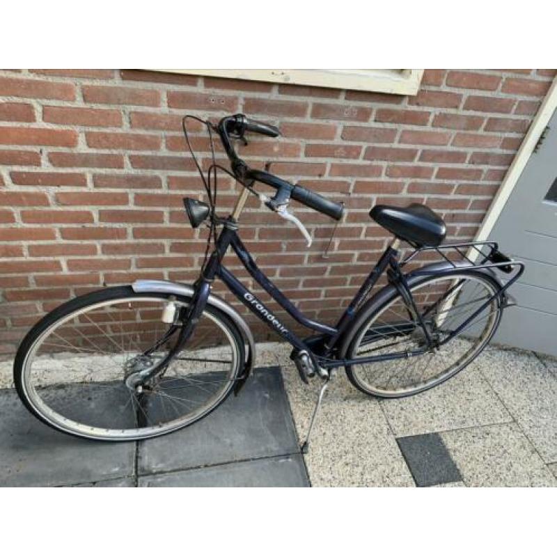 Fijne damesfiets Grandeur 28inch.3versnellingen