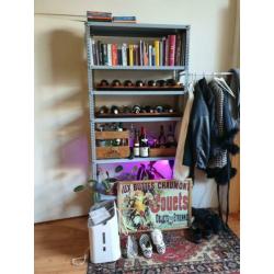 Vintage retro antieke boeken kast