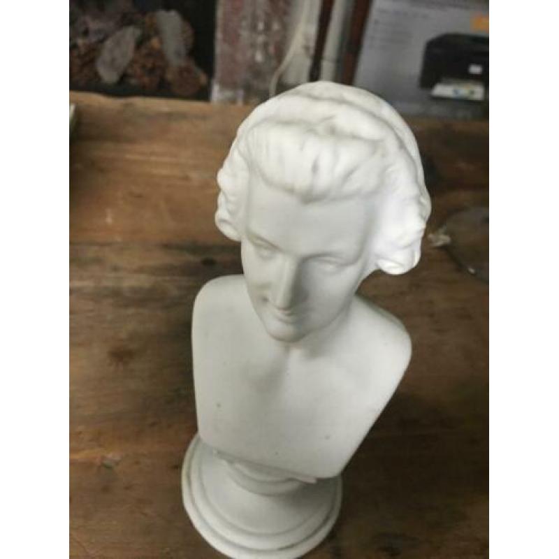 Borstbeeldje Mozart wit mat porselein 16,5 cm