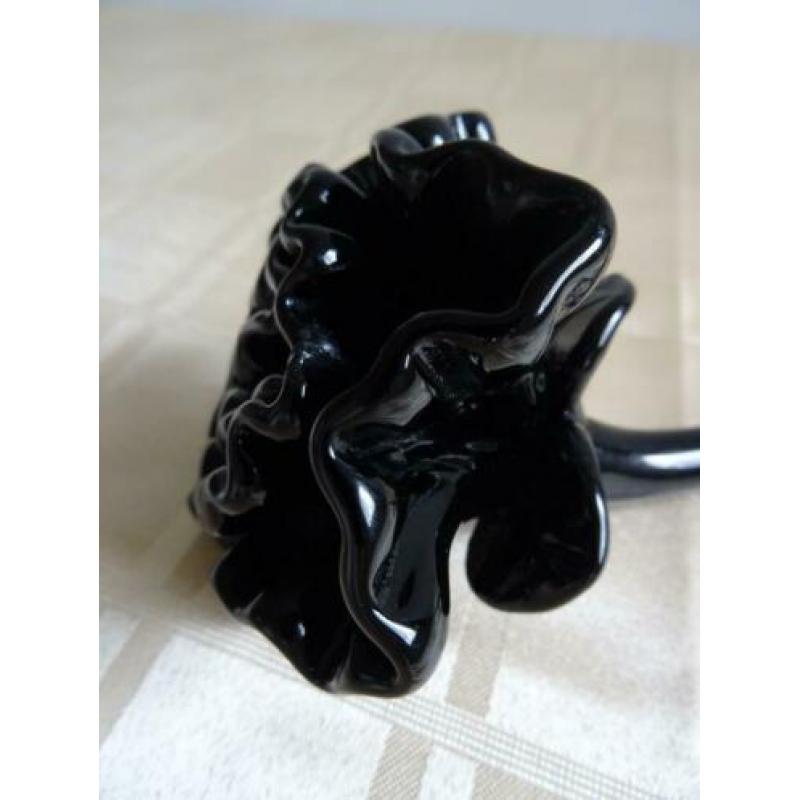Zwarte glazen roos design glaskunst zwart glas roos bloem