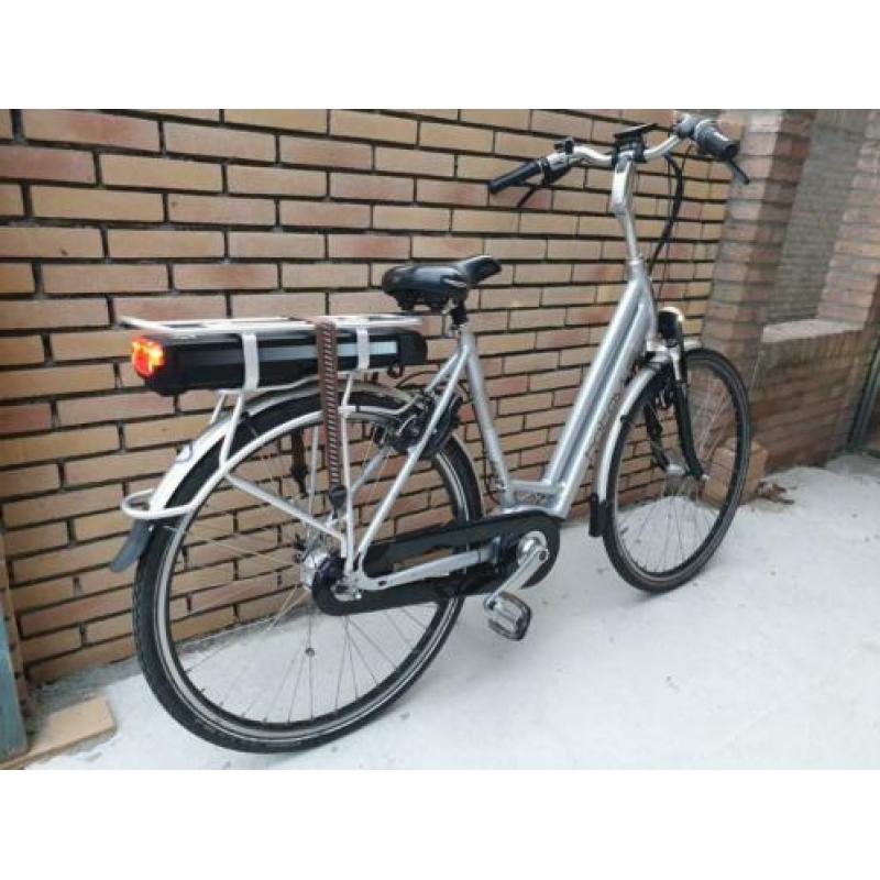 Elektrische Batavus Stream fiets met middenmotor